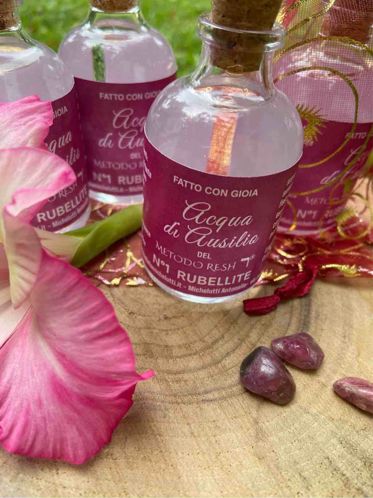 Acqua di Ausilio del metodo resh rubellite